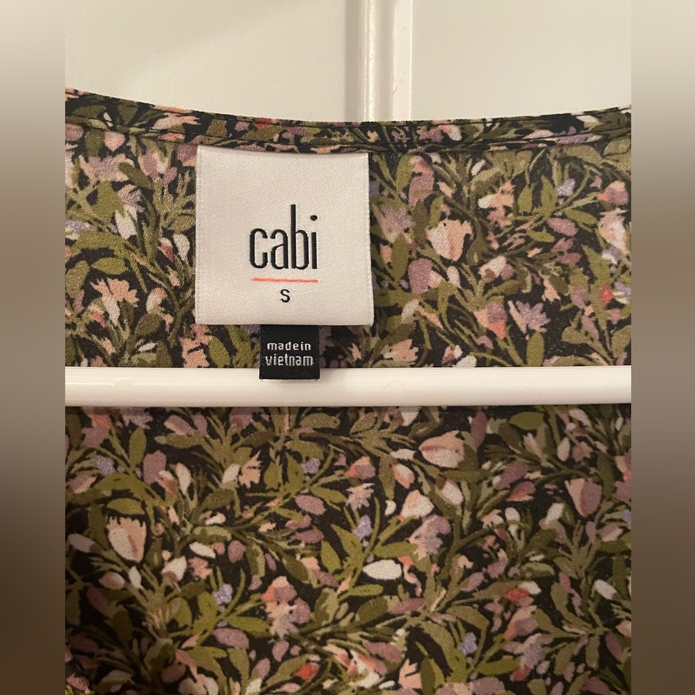 Cabi chorus blouse size Small